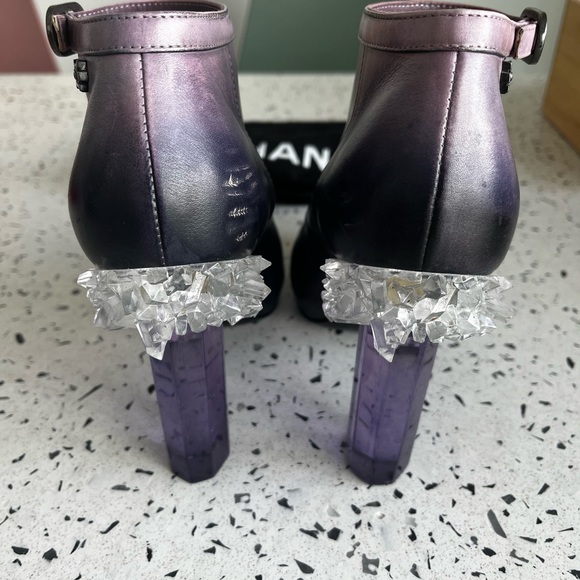 SOLD | CHANEL | Fall ‘12 Runway Shoe | RARE | size 38 - Picture 7 of 7